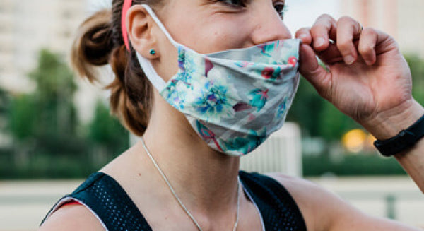 How To Avoid Face Mask Skin Issues, According To Derms