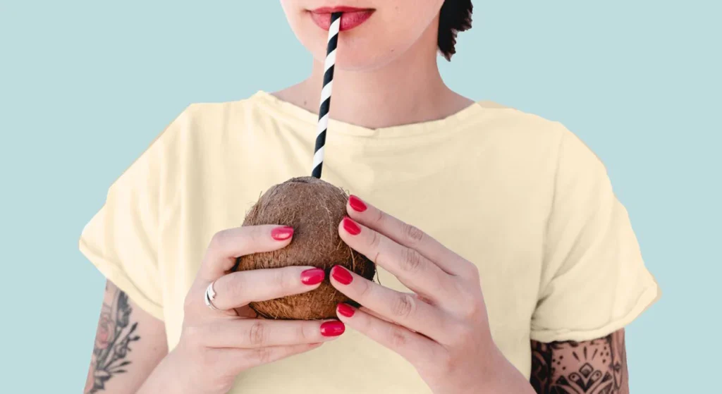 Female_Coconut_Straw